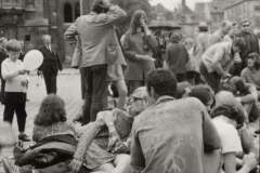 Hippies na Staroměstském náměstí, 1968