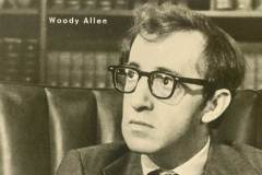 Woody Allen na pohlednici